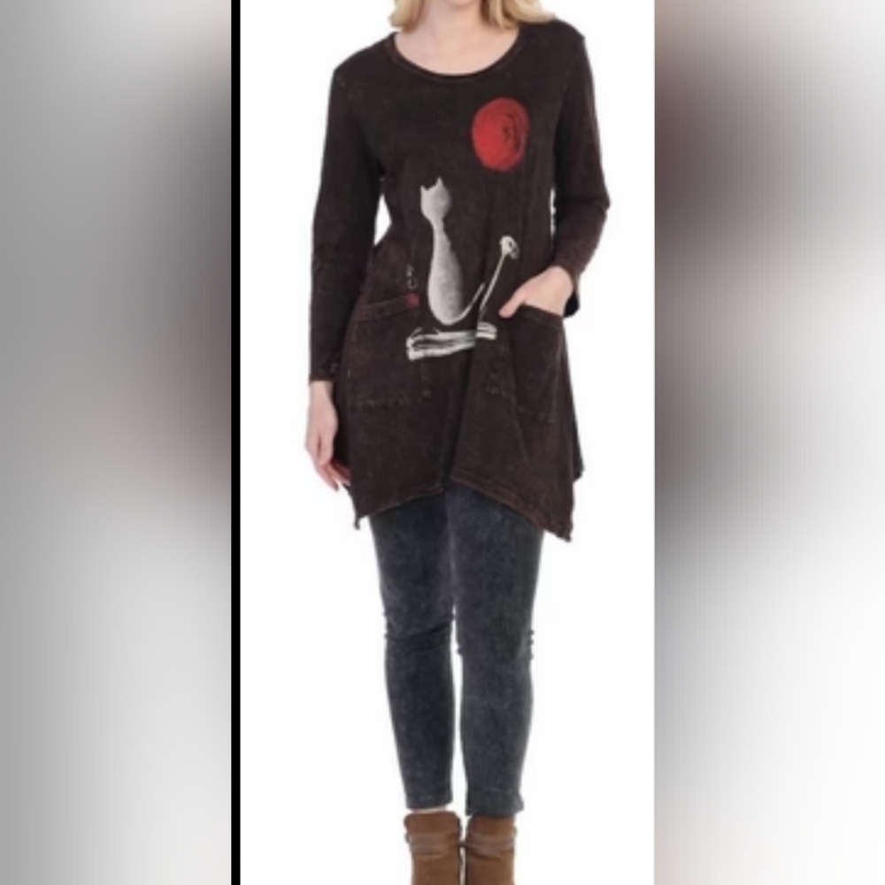 Jess & Jane Nine Lives Cat Graphic Tunic Top Pockets 3/4 Sleeve Artsy USA Made L